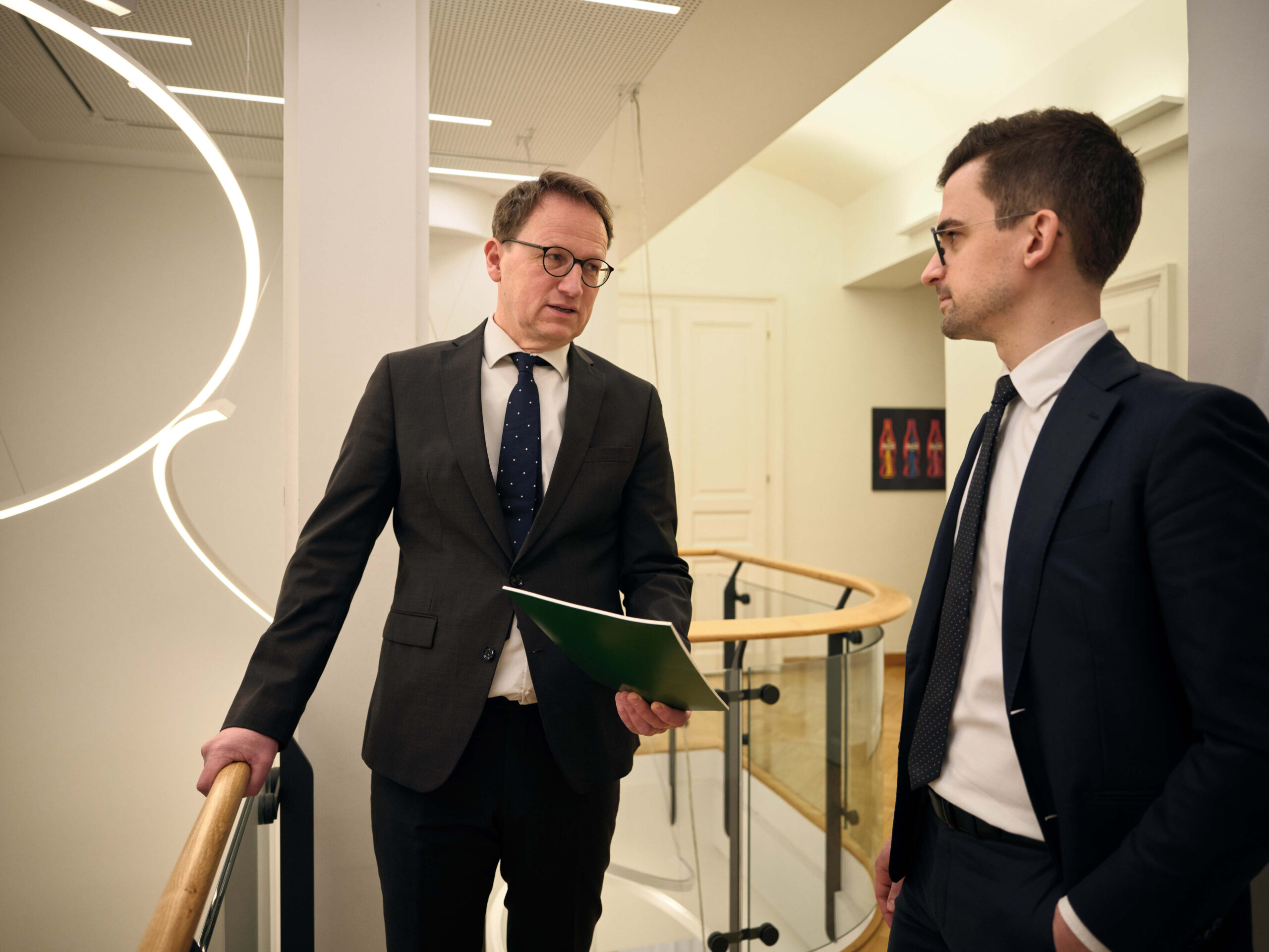 Foto von Rechtsanwälten in den Kanzleiräumlichkeiten der Kanzlei in Graz
